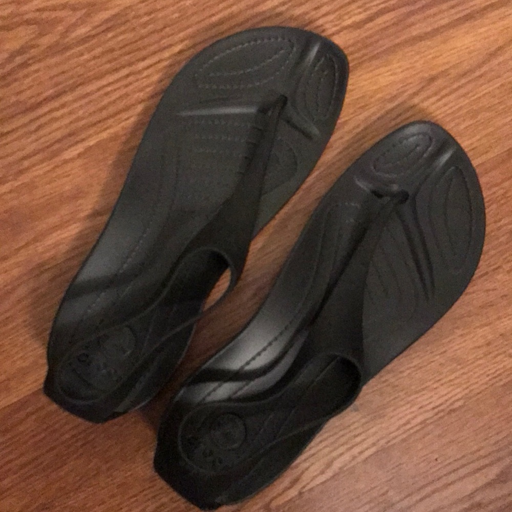 Women’s size 9 Crocs sandals